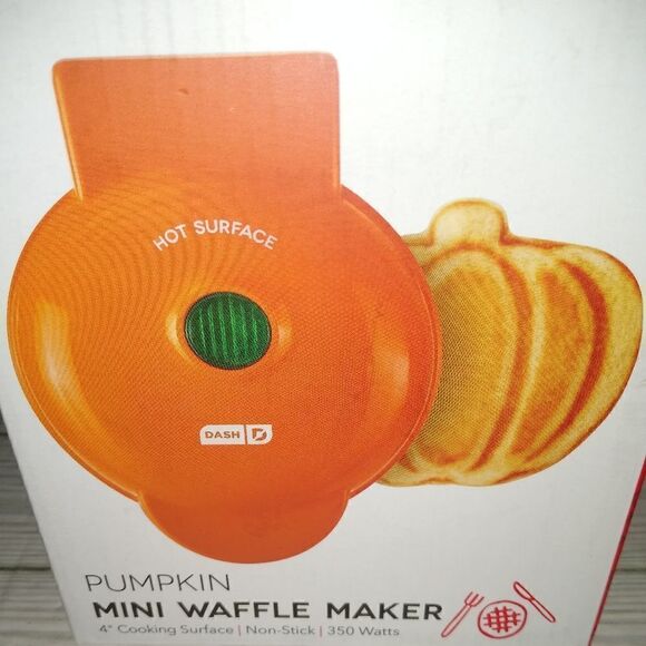 Dash Pumpkin Mini Waffle Maker 4" Cooking Surface Non-stick 350 Watts Orange - Picture 6 of 9